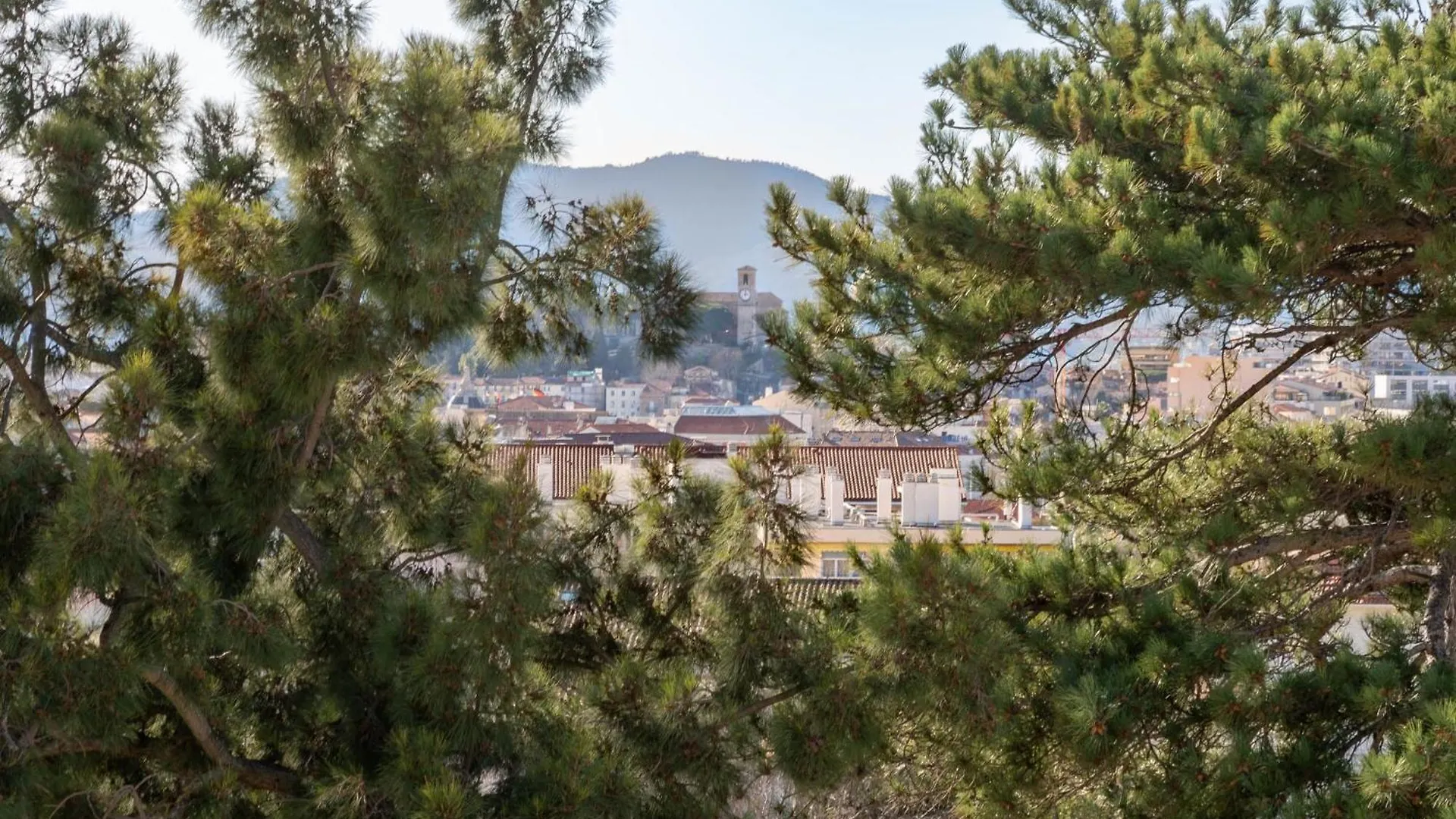 Luxury 2-Br Apartment With Sea View Cannes