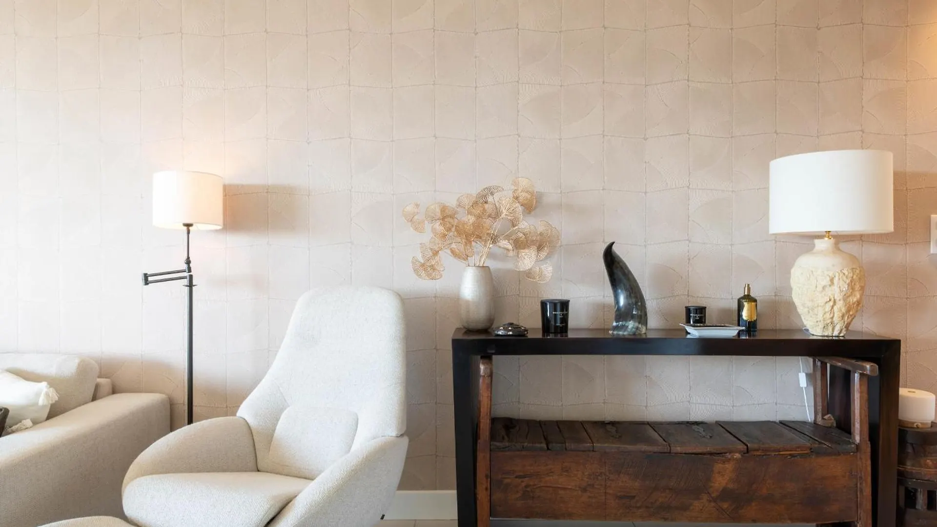 Luxury 2-Br Apartment With Sea View كان